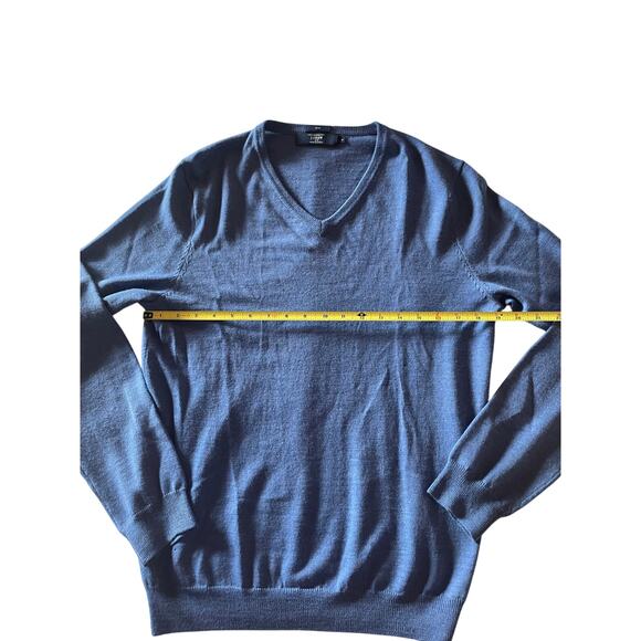 J Crew Mens/Teen Merino Wool Blue V Neck Sweater Size Medium Preppy Classic - Picture 7 of 8